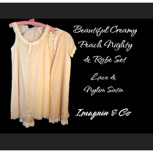 Vintage I. Magnin 2-Piece Peach Lace Peignoir Nightgown & Robe Set - Picture 3 of 15